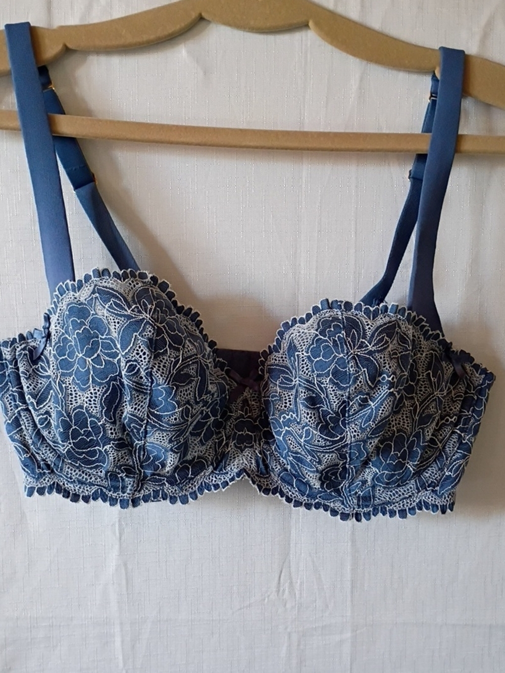 Cacique Blue Floral Lace Underwire Bra Size 36DDD